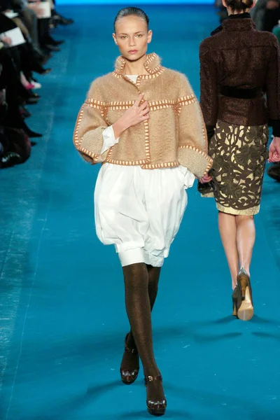 Look 18
